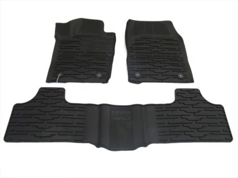 82215577AC Mopar (FLOOR MAT)