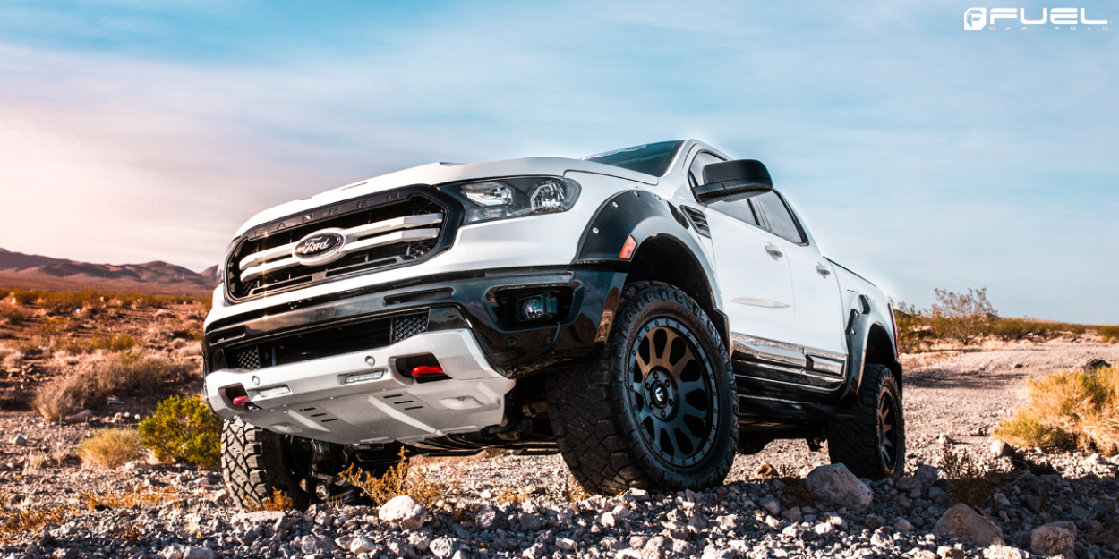 Ford Ranger T8 Fuel Vector llantas negras de 20 pulgadas