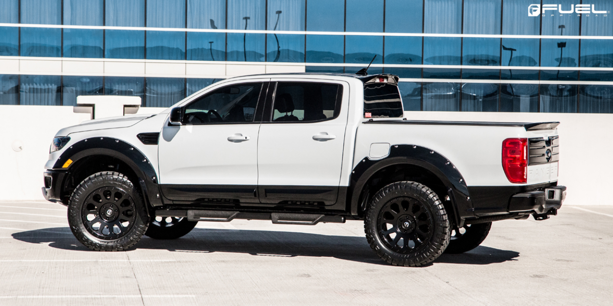 Ford Ranger T8 Fuel Vector llantas negras de 20 pulgadas