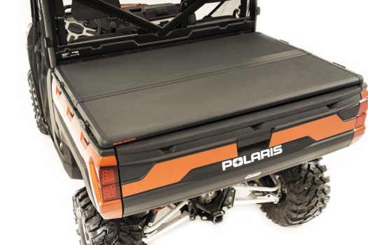 47719542 Rough Country (POLARIS HARD FOLDING BED COVER W/TAILGATE LOCK (18-20 RANGER 1000XP))