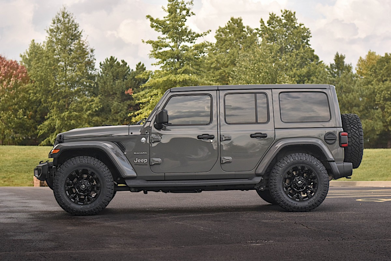 Jeep Wrangler JL Cerchi Fuel Vapor 18