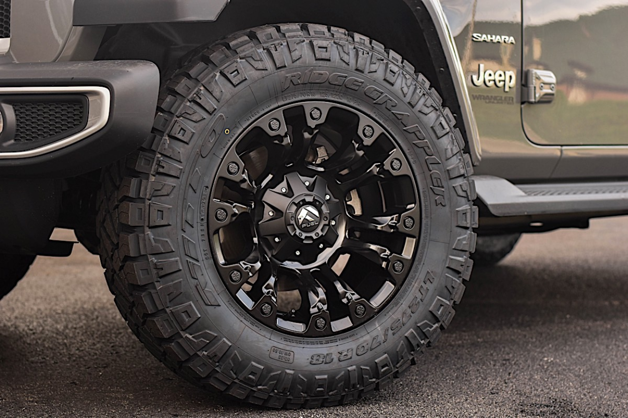 Jeep Wrangler JL Cerchi Fuel Vapor 18