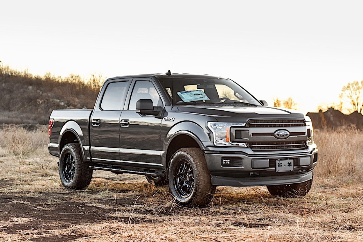 Ford F150 2019 Cerchi Black Rhino Hollister 20x9,5 ET 12