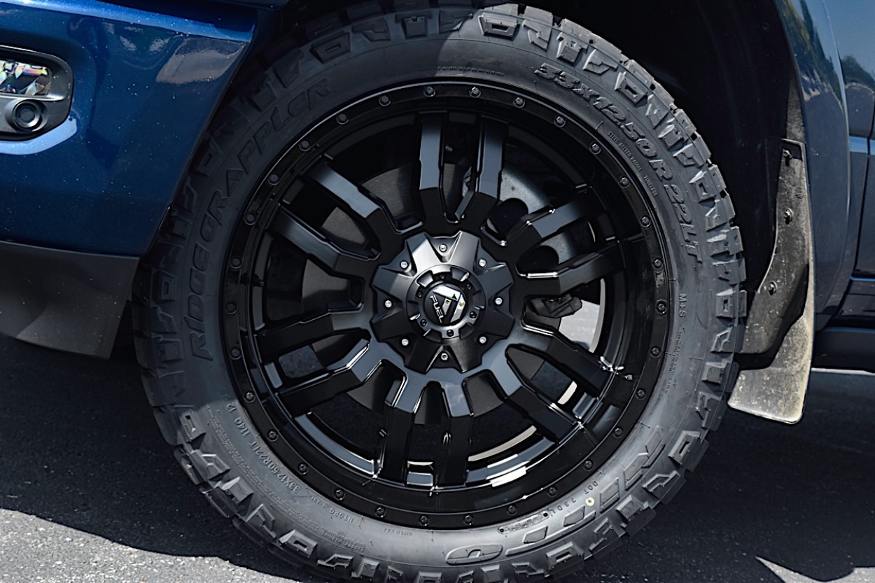 Ram 1500 Dt Cerchi Fuel Sledge 22x10 Et 10