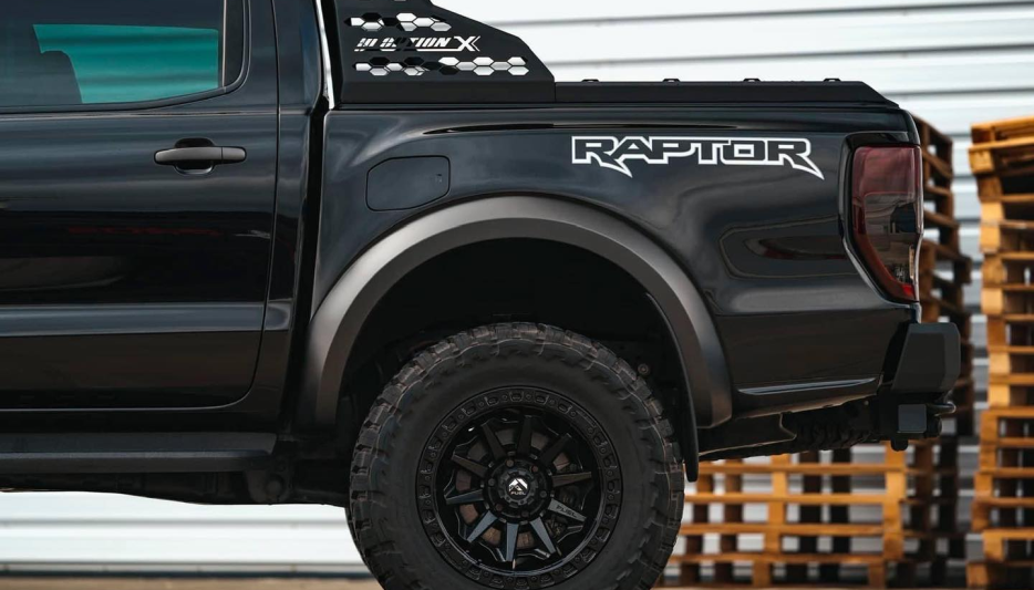 Ford Ranger Raptor con cerchi Fuel Covert da 20 pollici