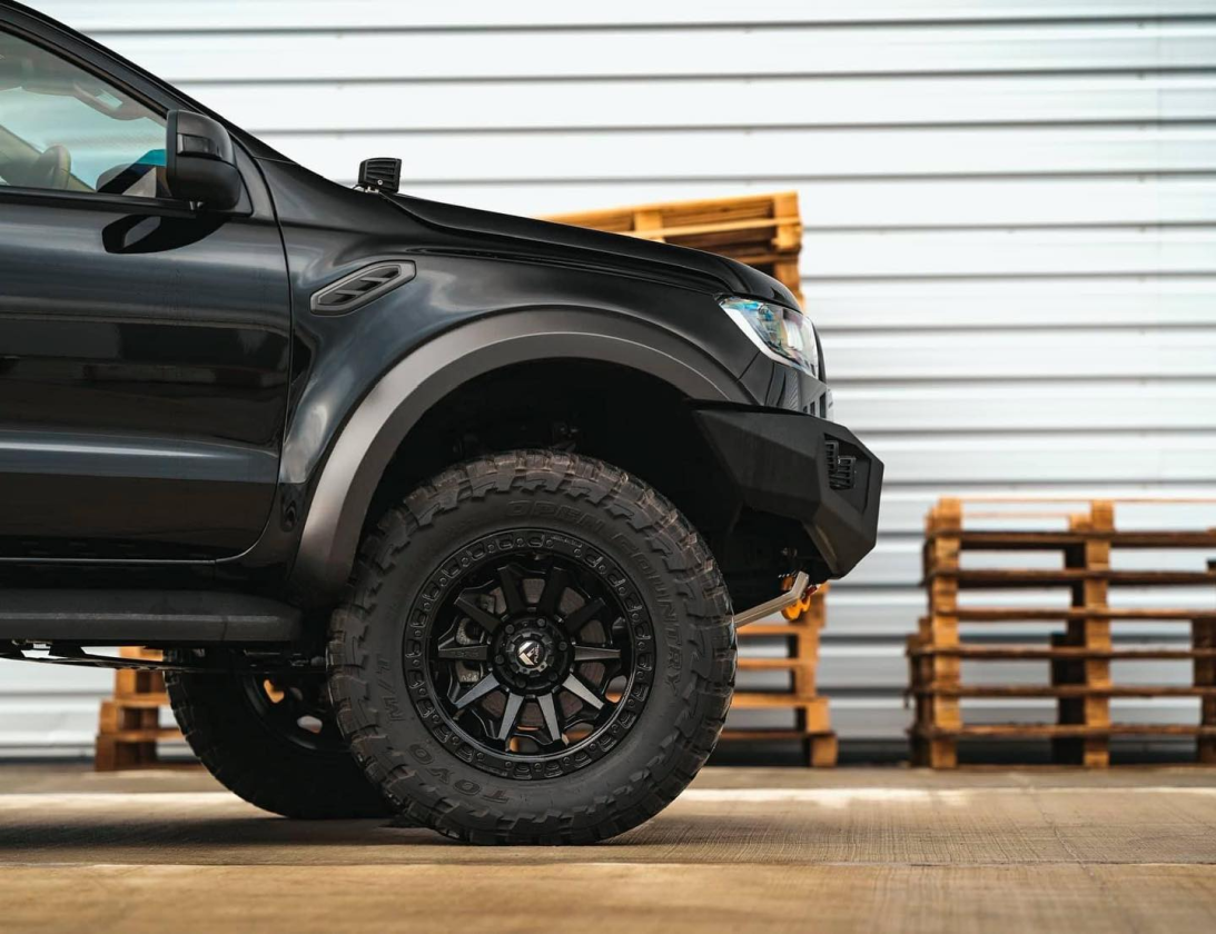 Ford Ranger Raptor con llantas Fuel Covert de 20 pulgadas