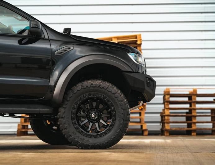 Ford Ranger Raptor con cerchi Fuel Covert da 20 pollici
