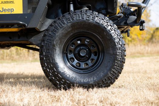 RC51-6883 Rough Country (STEEL WHEEL | BLACK | 16X8 | 6X5.5 | 4.25 BORE)