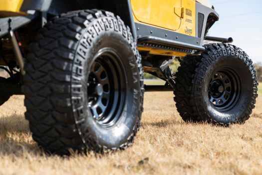 RC51-7655 Rough Country (STEEL WHEEL | BLACK | 17X9 | 6X5.5 | 4.25 BORE)