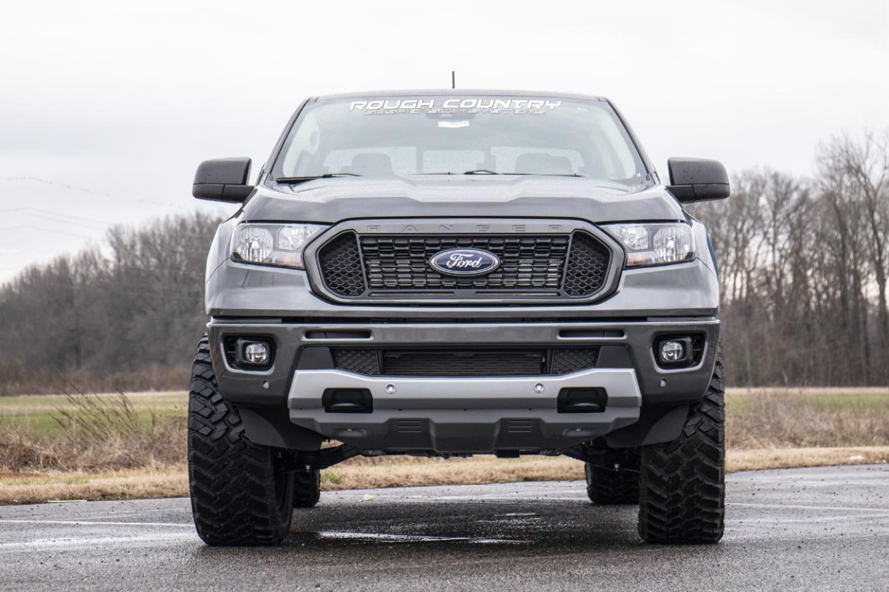 Ford Ranger cu kit de ridicare de 2,5 inchi și jante XD Heist