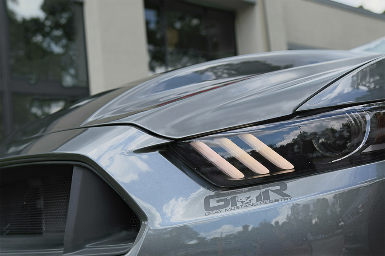 2016 Ford Mustang S550, jossa on Cervinisin muotoilusarja