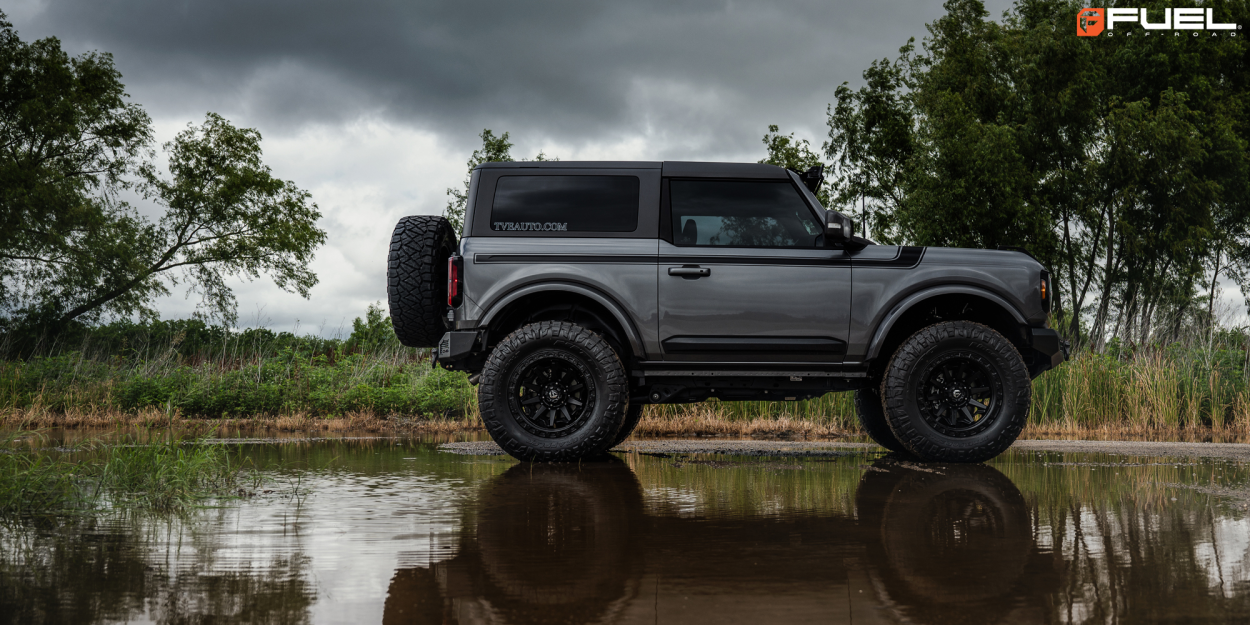 Ford Bronco 2022 con cerchi Fuel Covert da 20 pollici