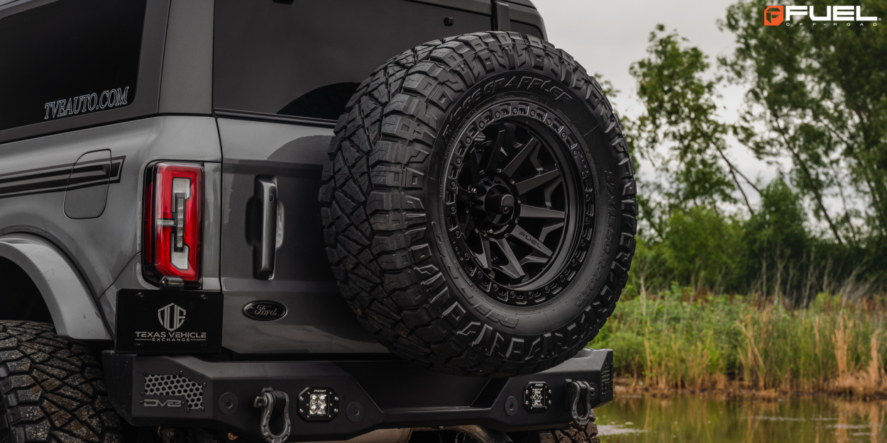 Ford Bronco 2022 con cerchi Fuel Covert da 20 pollici