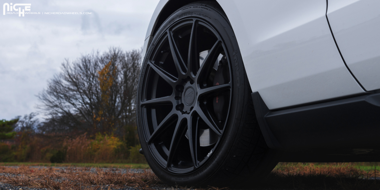 2012 Ford Mustang GT with 20-inch Niche Essen wheels