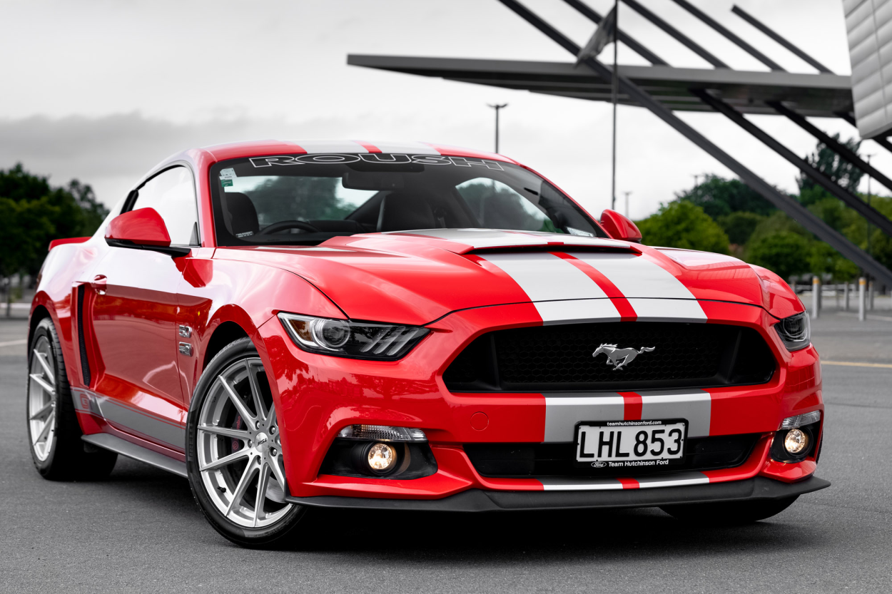 Ford Mustang Coupe mit Tsw Bathurst-Felgen