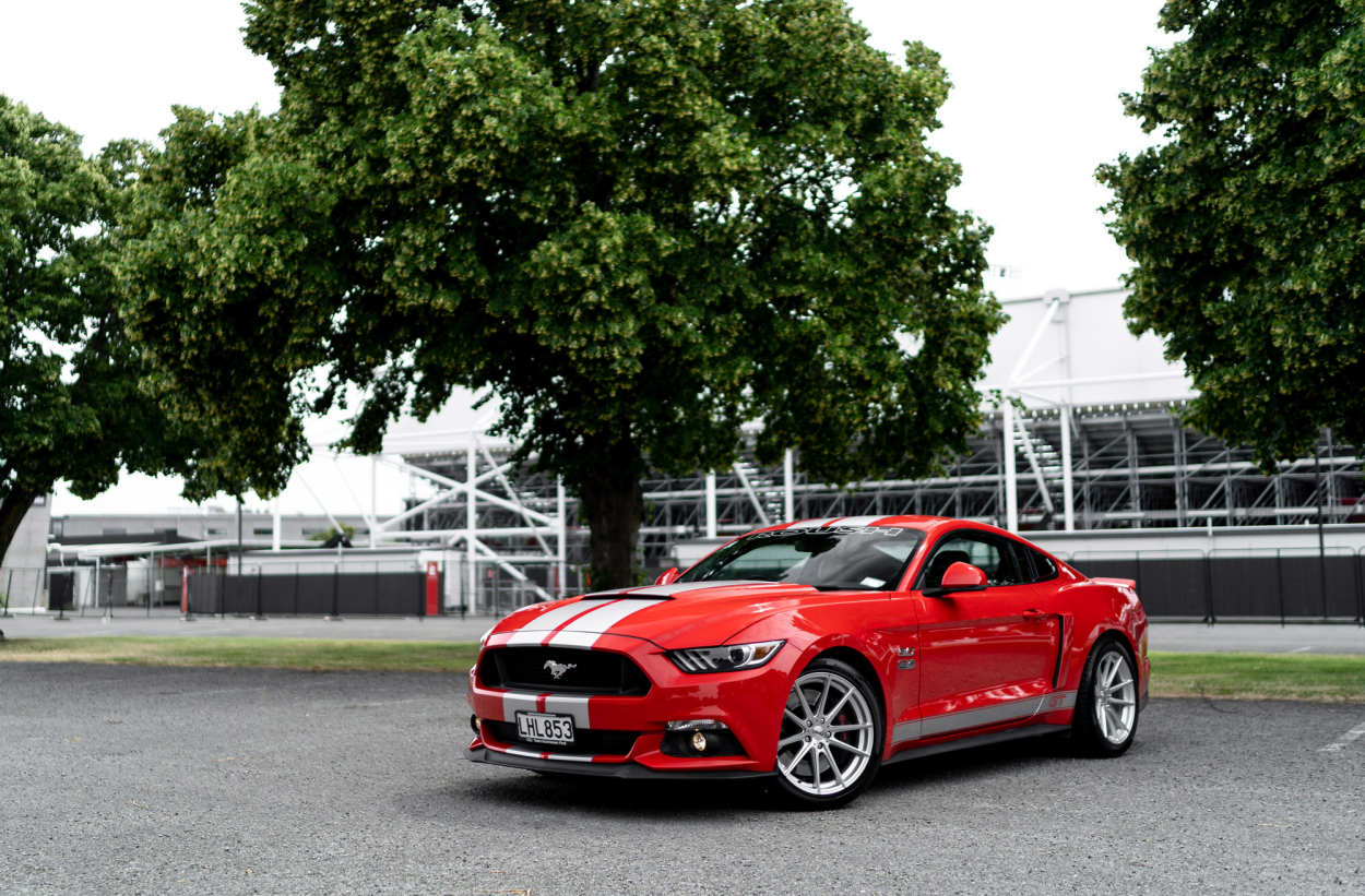 Ford Mustang Coupe mit Tsw Bathurst-Felgen
