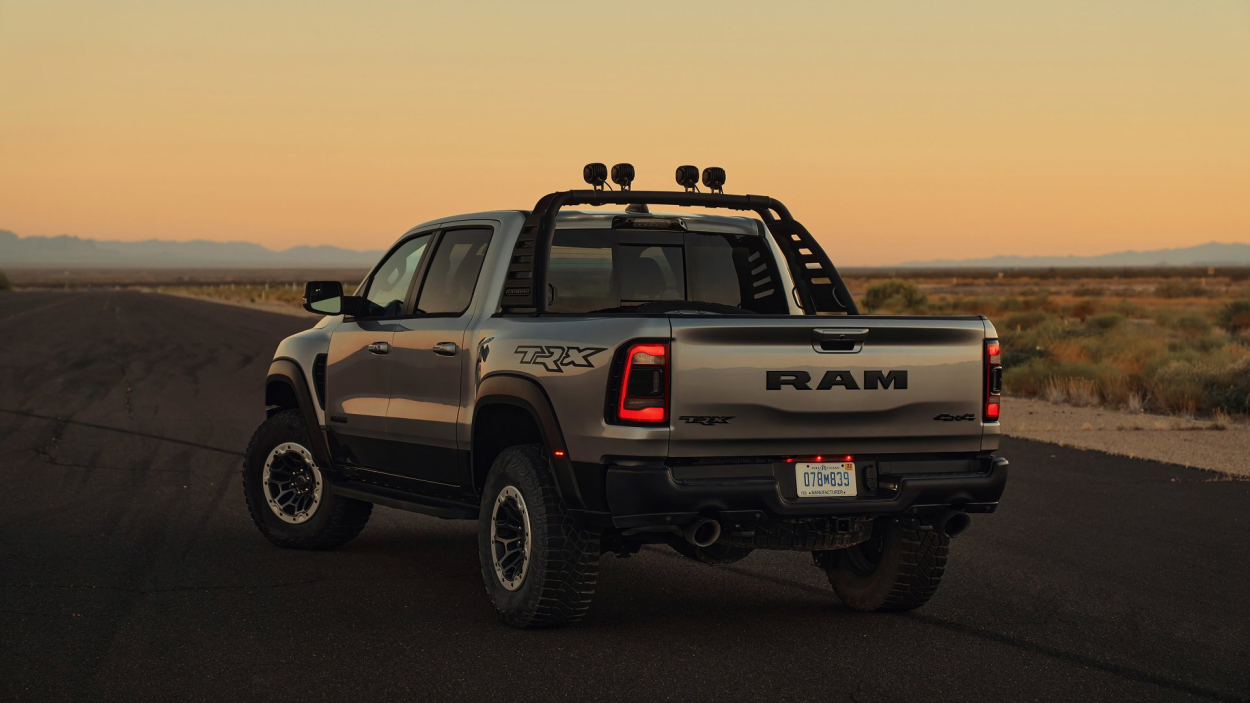 Ram TRX mit Bausatz luci Offroad Mopar
