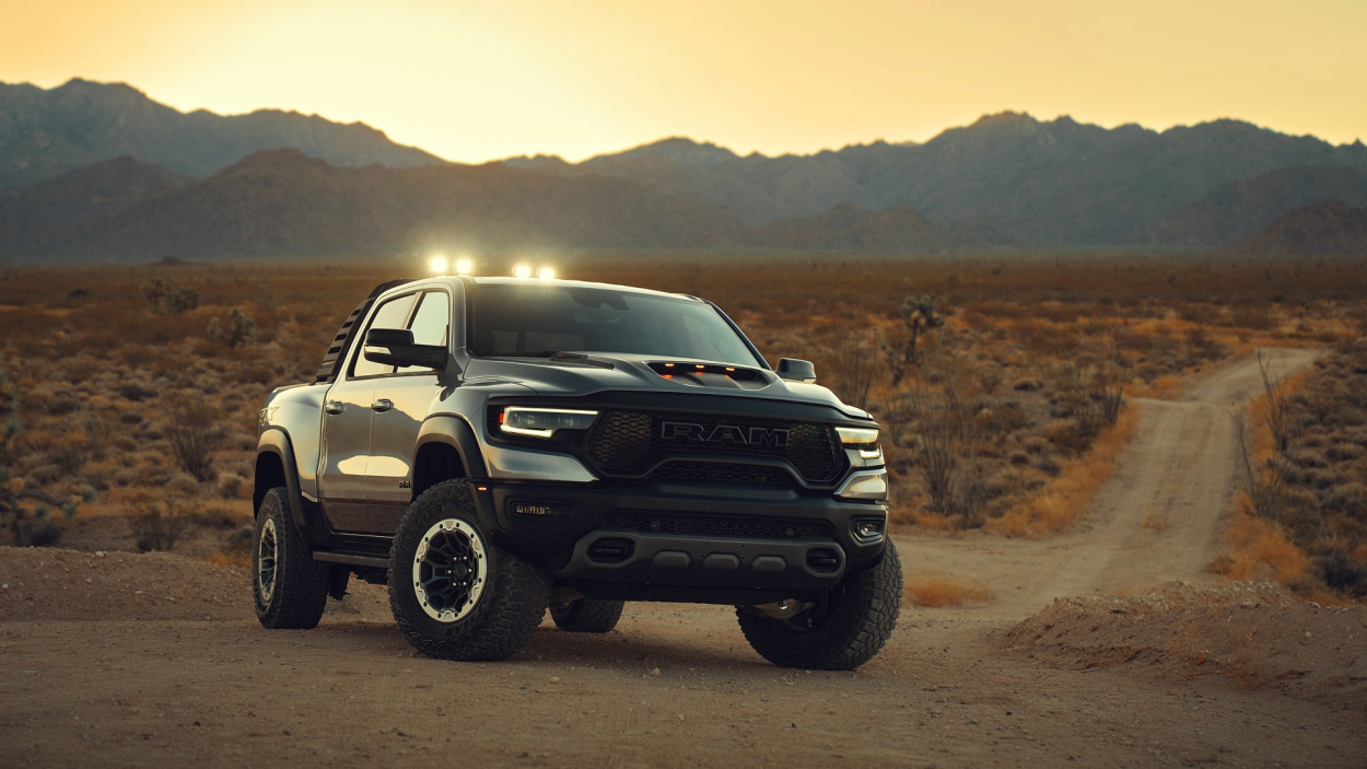 Ram TRX mit Bausatz luci Offroad Mopar