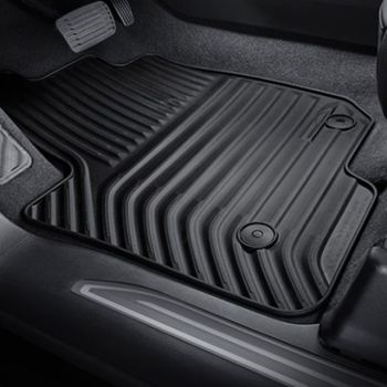 84521603 GM (Crew Cab First- and Second-Row Premium All-Weather Floor Mats in Atmosphere)