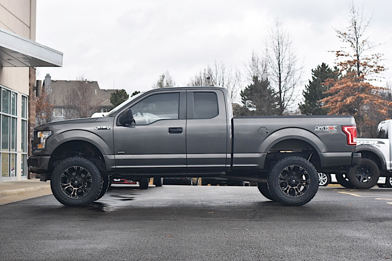 2015 Ford F150 STX with 20-inch dual-tone Fuel Vapor wheels