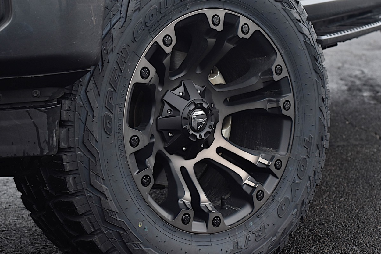 2015 Ford F150 STX with 20-inch dual-tone Fuel Vapor wheels