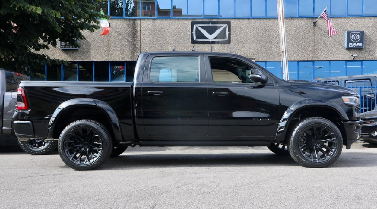 Ram 1500 DT Limited Night Edition 2 Step Cerchi Fuel Flame Neri by Vallistore