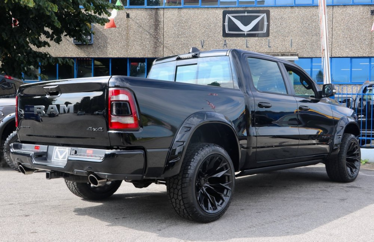 Ram 1500 DT Limited Night Edition 2 Step Cerchi Fuel Flame Neri by Vallistore