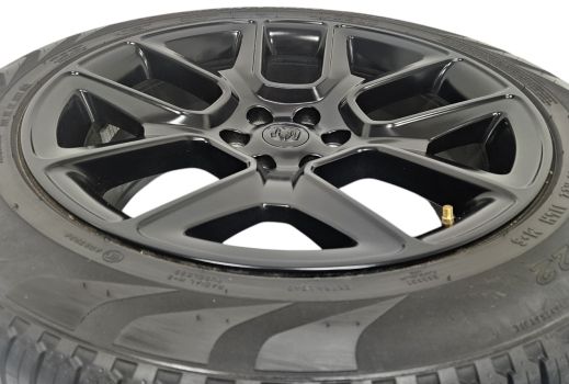5YD61VCRAB-4 Mopar (Sett med 4 Mopar 22x9 +19 Offset-felger med Pirelli Scorpion Verde 285/45R22 dekk (fjernet fra ny bil))