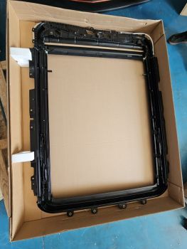 68566889AB Mopar (SUNROOF FRAME)