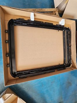 68566889AB Mopar (SUNROOF FRAME)