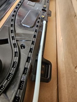 68566889AB Mopar (SUNROOF FRAME)