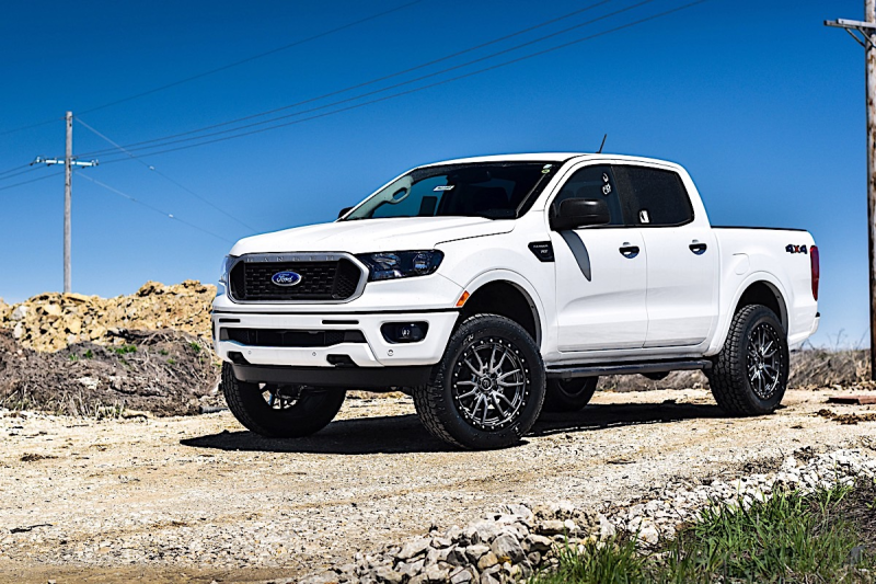 Ford Ranger bianco cerchi Fuel Rebel Antracite
