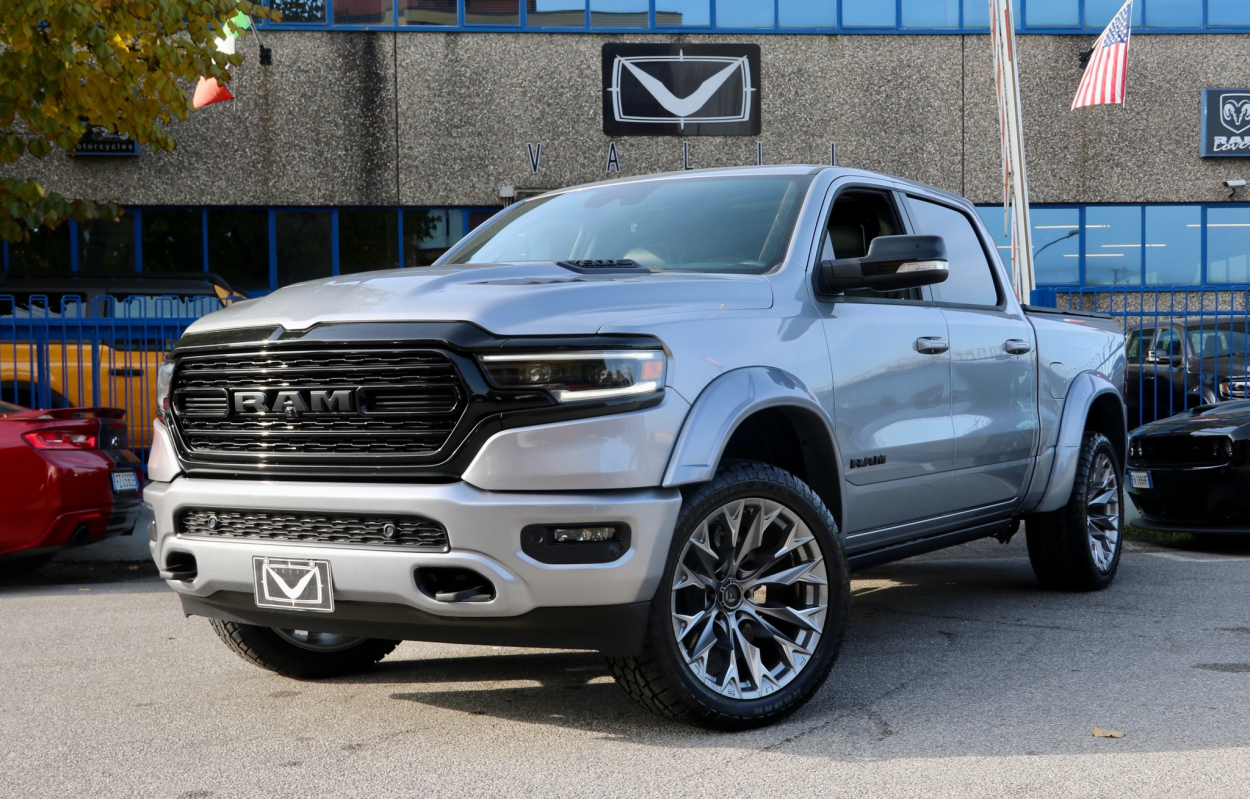 Ram 1500 DT Limited Night Edition BILLET 2 Step Cerchi Fuel Flame Neri by Vallistore