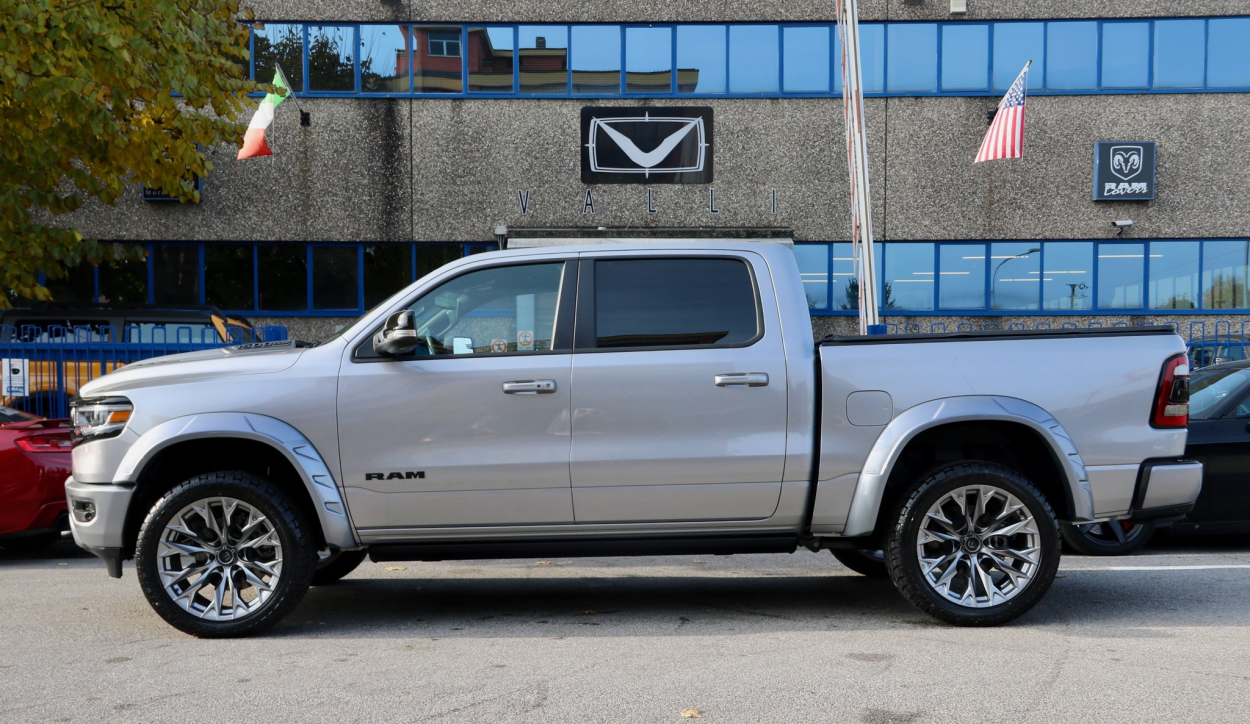 Ram 1500 DT Limited Night Edition BILLET 2 Step Cerchi Fuel Flame Neri by Vallistore