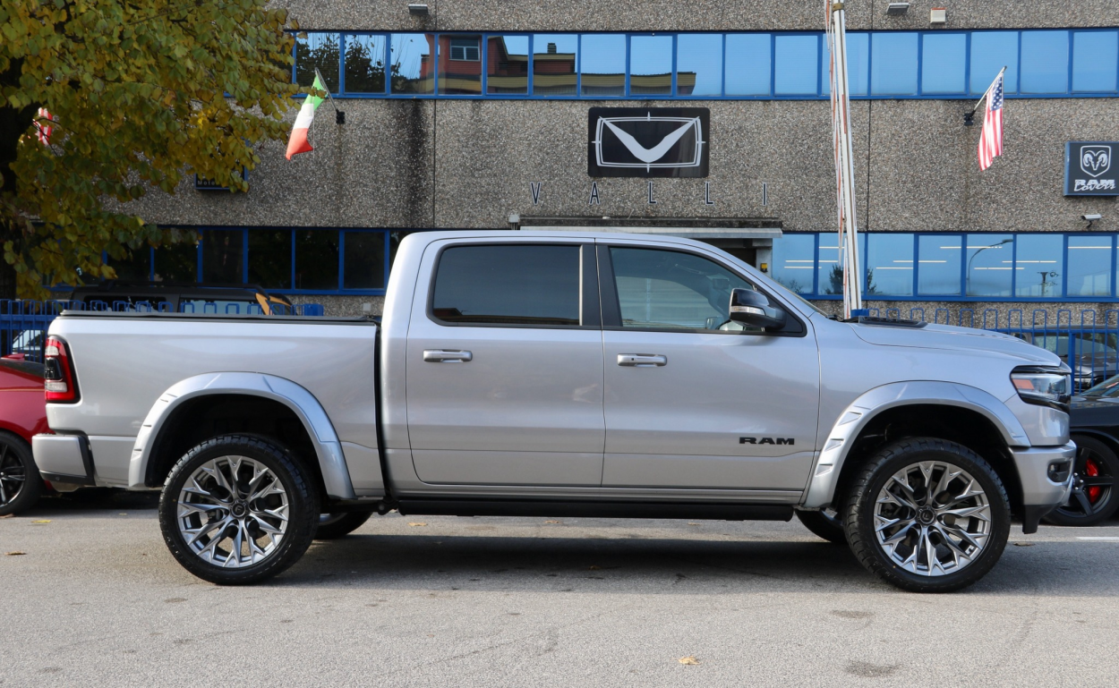 Ram 1500 DT Limited Night Edition BILLET 2 Step Cerchi Fuel Flame Neri by Vallistore