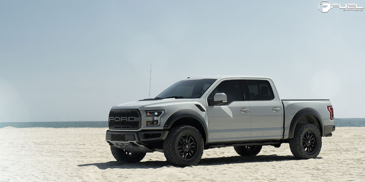 Ford F150 Raptor 2019 con Fuel Sledge Nero lucido 20 pollici