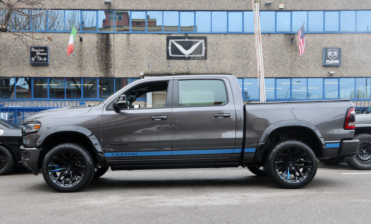 Ram 1500 DT Limited Night Edition Cerchi Fuel Flame Neri by Vallistore