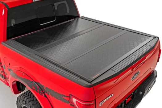 47319550 Rough Country (DODGE LOW PROFILE HARD TRI-FOLD TONNEAU COVER (09-18 RAM 1500 | 5.5' BED W/O RAMBOX))