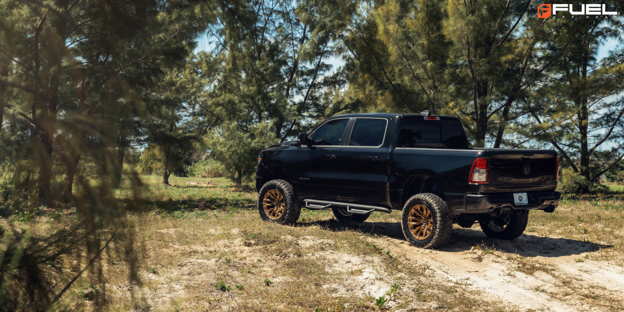 Ram 1500 DT-felger Komplett guide til drivstoffflammefelger til RAM 1500 DT: Valg, størrelser og beregning av forskyvning