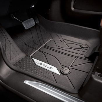 84333603 GM (First-Row Premium All-Weather Floor Liners in Very Dark Atmosphere with Chevrolet Script (for Models with Center Console))