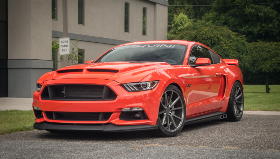 Ford Mustang GT 2015 con kit estetico Cervinis