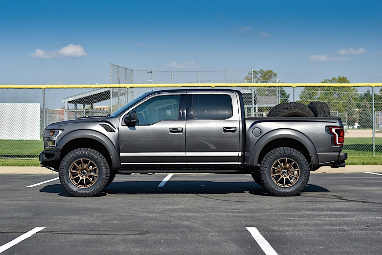 Ford F150 Raptor Cerchi RAYS Gram Lights 57 Trans-X