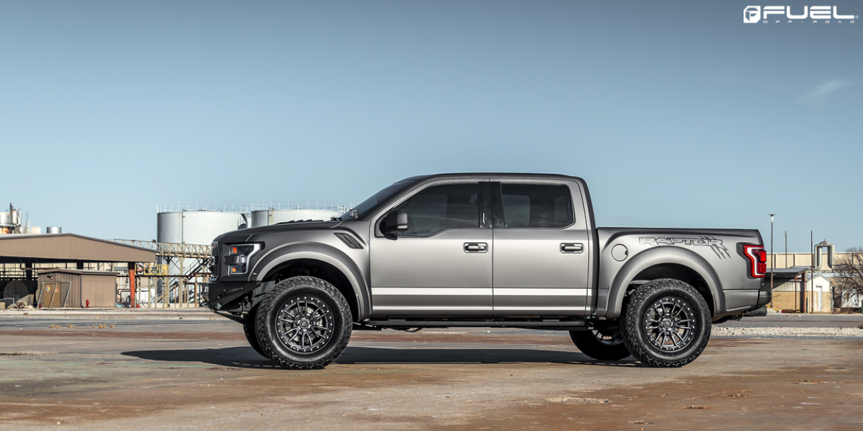 Ford F150 Raptor 2018 gris mate con Fuel Rebel 20 pulgadas