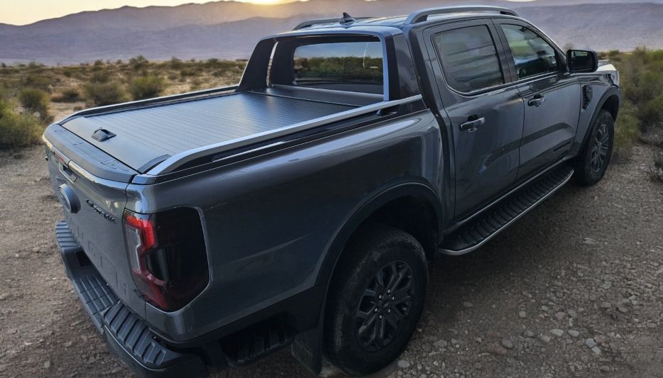 Ford Ranger Wildtrak T9 with roller shutter cover: power, protection and design