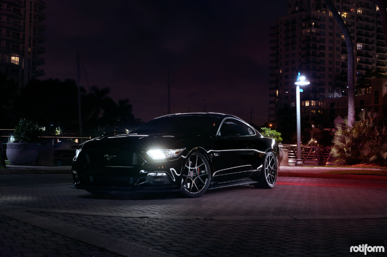 Ford Mustang GT 2015 avec jantes Rotiform KPS 20 pouces