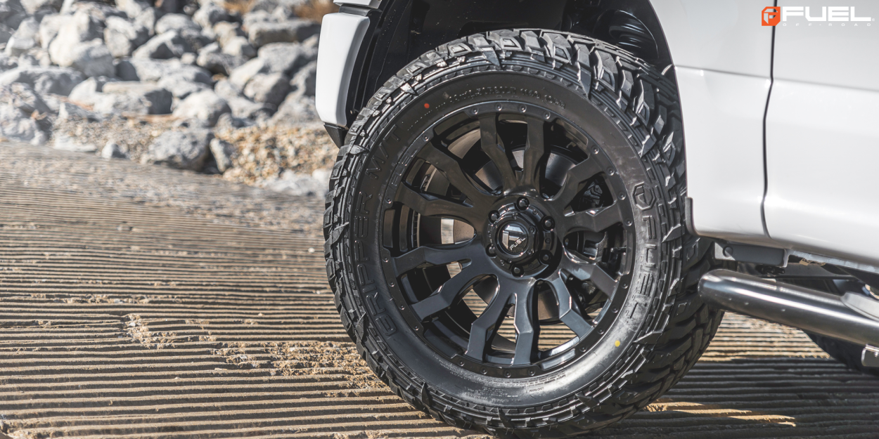 Ford F150 mit schwarzen Fuel Blitz-Felgen